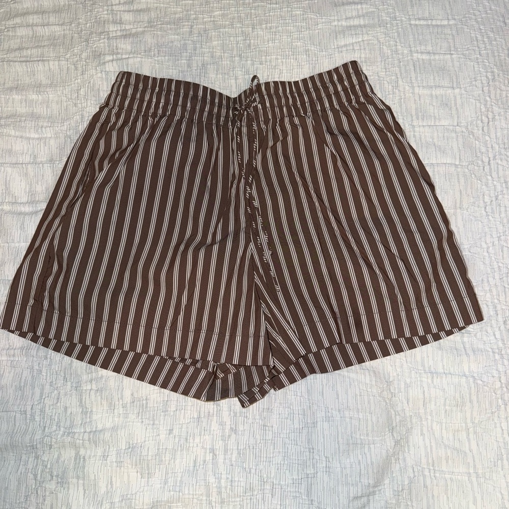 Dynamite High Waist Brown Striped Shorts